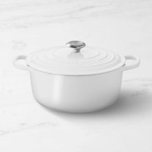Le Creuset Signature Round Dutch Oven, 5.5 qt. Le Creuset