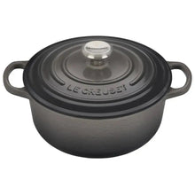 Le Creuset Signature Round Dutch Oven, 4.5 qt. Le Creuset