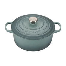 Le Creuset Signature Round Dutch Oven, 5.5 qt., [product_price]- Greenhouse Home