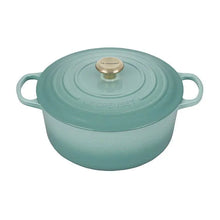 Le Creuset Signature Round Dutch Oven, 7.25 qt., [product_price]- Greenhouse Home