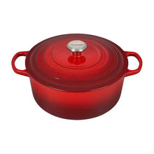 Le Creuset Signature Round Dutch Oven, 7.25 qt., [product_price]- Greenhouse Home