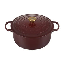 Le Creuset Signature Round Dutch Oven, 7.25 qt., [product_price]- Greenhouse Home