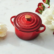 Mini Round 8 oz. Cocotte With Heart Gold Knob Le Creuset