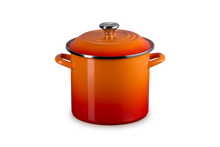 Traditional 8 qt. Stockpot Le Creuset