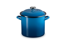 Traditional 8 qt. Stockpot Le Creuset