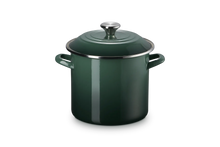 Traditional 8 qt. Stockpot Le Creuset