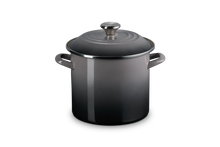 Traditional 8 qt. Stockpot Le Creuset